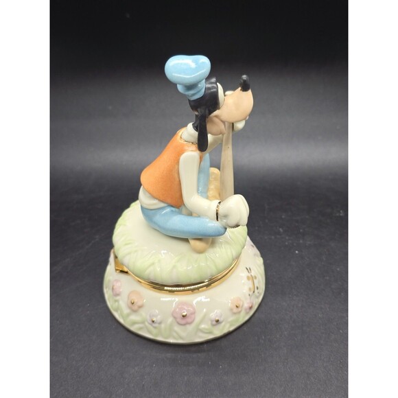 LENOX Disney PRACTICE WITH GOOFY Holding Baseball Bat TREASURE BOX No BOX No COA - Picture 8 of 13